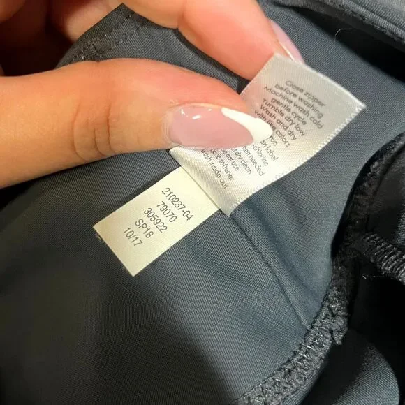 Athleta Stellar Crop Pant Womens XL Grey Ankle Length Zip Pocket Athleisure - Picture 8 of 9